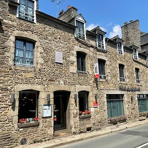 hotel-du-chateau-dinan.inbrittany.com/